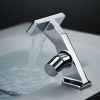 Robinet de lavabo cascade haut de gamme en cuivre pour salles de bain d'hôtels, eau chaude et froide, design allemand