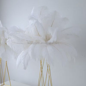 Bola de Flores de Plumas Blancas Hechas a Mano por LEDA Factory, Tacto Natural Realista, Suave, Entrega Rápida, para Bodas y Cumpleaños - Product Image 6