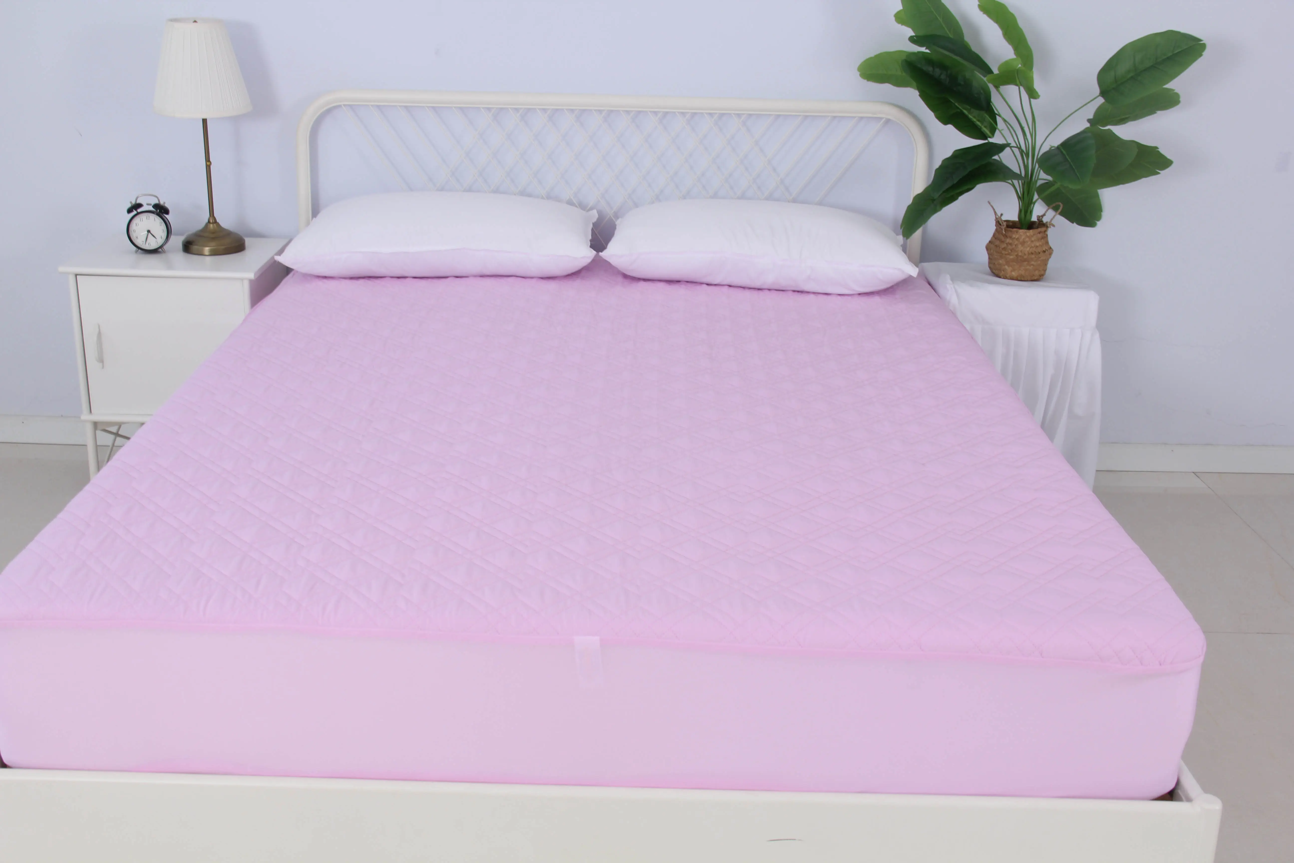 화이트 극세사 퀼트 미끄럼 방지 탄성 방수 침대 버그 매트리스 커버 침실 짠 OEM 100% 폴리에스터 40 성인 일반