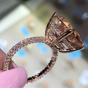 Anello Quadrato Grande da Donna, Elegante e di Lusso, Accessorio per Feste e Matrimoni, Idea Regalo - Product Image 1