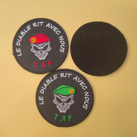 Patchs brodés thermocollants 3D personnalisés à faible quantité minimale pour vêtements et chapeaux, avec lettres tissées et motifs imprimés