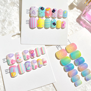 24 cái/bộ 3D dập nổi đầy màu sắc Báo Chí trên móng tay ngắn vuông đầy đủ bao gồm mặc mô hình khác nhau giả Gel Nail Mẹo - Product Image 1