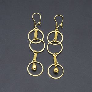 Pendientes Colgantes Redondos con Forma de Hoja Chapados en Oro para Mujer Jxx, Nuevo Lanzamiento, Precio al por Mayor, Estilo Clásico, Material Principal Latón - Product Image 4