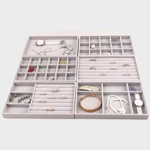 Bandeja Apilable de Terciopelo Gris para Joyas, Caja Organizadora con Divisiones, Diseño Personalizable, Certificación SGS para Pulseras, Relojes y Brazaletes - Product Image 1