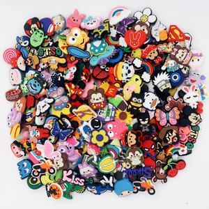 مصنع XB بيع بالجملة سحر الأحذية كروكلي ساحر مصمم الأحذية البلاستيكية عشوائي مزيج الأحذية علامة سحر أنثى ذكر - Product Image 2