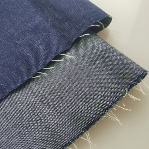 <span class=keywords><strong>Tissu</strong></span> denim en coton peigné bleu de haute qualité à prix abordable 2026 cm32*cm32 pour jeans - Product Image 5
