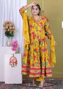 Nouvel ensemble ethnique haut de gamme pour femme en rayonne, style Angarkha, avec pantalon Bada Ghera et dupatta, fabriqué à partir de matériaux recyclés, idéal pour les occasions festives - Product Image 2