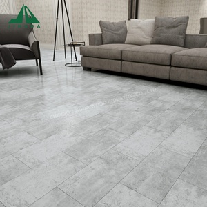 Revêtement de sol en <span class=keywords><strong>vinyle</strong></span> SPC 5 mm/6 mm, à emboîtement, ignifuge, imperméable, anti-rayures, antidérapant, résistant à l'usure 0,5 mm, écologique - Product Image 2