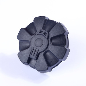 Bouchon de réservoir de carburant Mercedes-Benz 4143 2645 plastique noir pour camion moyen tonnage AROCS - Product Image 1