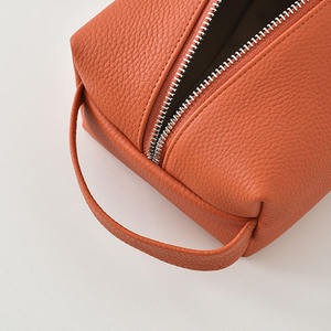 Neceser de cuero genuino, neceser de lavado, neceser de cuero suave, bolsa de maquillaje de viaje con asa portátil de cuero de vaca hecha a mano - Product Image 3