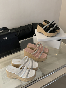 Sandales décontractées d'extérieur pour femmes à talon compensé en PVC transparent personnalisées, collection été 2025 - Product Image 6