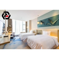 Suite de chambre d'hôtel 5 étoiles en bois massif insonorisée avec fenêtre pleine hauteur, fabriquée par un fabricant FF&E, pour une chambre d'hôtes silencieuse