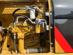 รถขุดตีนตะขาบ Caterpillar 325D CAT 325 มือสองจากญี่ปุ่นแท้ น้ำหนัก 30 ตัน พร้อมเครื่องยนต์ เกียร์บ็อกซ์ และเบรกเกอร์คุณภาพสูง - Product Image 5