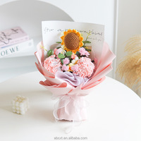 Abgeschlossene handgemachte künstliche Gänseblümchen Tulpe Lavendel Lily Nelke Rose Flower Crochet Flower Bouquet