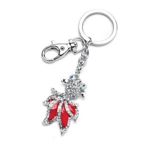 Llavero de cristal con forma de pez, colgante de hoja roja en tono plateado, accesorio decorativo - Product Image 1