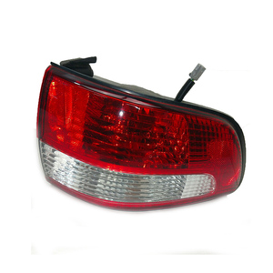 Luz Trasera para Automóvil Compatible con Toyota Sienna 1998-2000 - Product Image 1