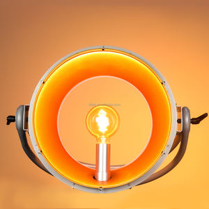 TIITEE Lighting MONOPO Retro Light DMX con bombilla LED de tungsteno 40W MOLYPATT RO BE Lámpara Retro Stage Light - Product Image 5