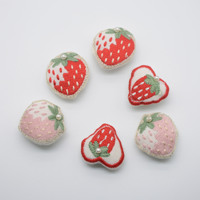 Appliques en tissu brodé en forme de cœur fraise et cerise, avec perles, sans colle, pour pinces à cheveux, vêtements, sacs, et loisirs créatifs (DIY) - Vente en gros
