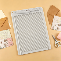 Ensemble de planches à plier et de coupe-papier manuels en plastique YM pour la création de cartes et l'artisanat d'enveloppes – Essentiels pour les cours de bricolage étudiants