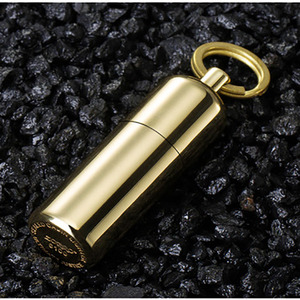 Mini Accendino a Cherosene Antivento - Portatile per Campeggio, BBQ, Uso Esterno, Ricaricabile, Design Moderno e Minimalista, Sicuro, Regalo di Compleanno - Product Image 2