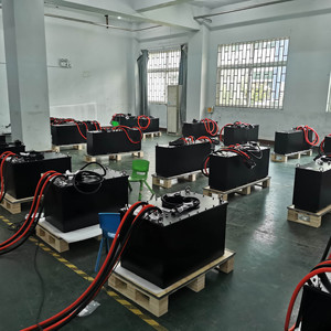 Fabrikgroßhandel 36V 48V 60V 72V 80V 100Ah 200Ah 400Ah Gabelstapler-Batteriepack 80V Traktionsbatterie Gabelstapler-Lithiumbatterie - Product Image 1
