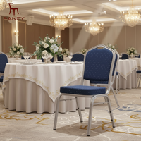 Chaises de banquet empilables en fer avec coussin en tissu, design moderne, pour mariages, hôtels et salons – Vente en gros