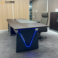 Table intelligente électrique réglable en hauteur bureau d'ordinateur électrique debout bureau de PDG BOSS pour meubles de maison