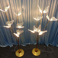 Lampe sur pied en forme de fleur, abat-jour en acrylique, base en métal, lampe de guidage pour décoration de mariage, lampe sur pied papillon pour mariage, chemin de marche