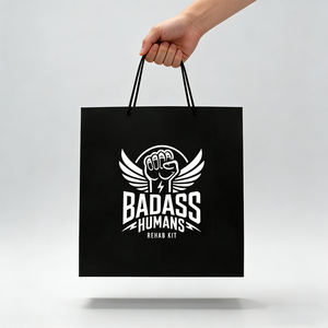 <span class=keywords><strong>Bolsas</strong></span> de Papel <span class=keywords><strong>Kraft</strong></span> Negras Personalizadas con Logotipo en Lámina Dorada, <span class=keywords><strong>Bolsas</strong></span> de Regalo Ecológicas de Lujo para Joyería - Product Image 4
