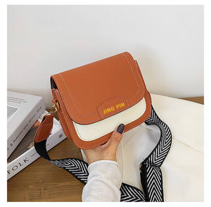 I-0664 <span class=keywords><strong>Sac</strong></span> à bandoulière carré tendance avec contraste de couleurs, nouvelle <span class=keywords><strong>large</strong></span> sangle, petit <span class=keywords><strong>sac</strong></span> à <span class=keywords><strong>main</strong></span> pour femme - Product Image 3