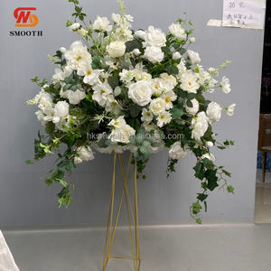 Boule de fleurs artificielle en soie blanche de luxe SMOOTH pour mariage, avec feuilles vertes, grandes décorations de centre de table et de table de mariage - Product Image 2