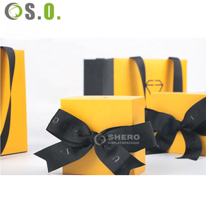 Boîte de cadeau d'emballage de bijoux de luxe en papier ruban jaune personnalisé poignée de sac en papier pour collier ensemble de paquet de pochette de bijoux - Product Image 5