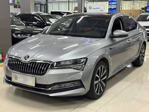 Skoda Superb 2023 1.4T TSI280 DSG Edición Premium, 13000 km, Exterior Blanco, 110 kW, 250 <span class=keywords><strong>N.m</strong></span>, Volante a la Izquierda - Product Image 1