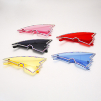 Lunettes de Soleil Mode pour Femme Sans Monture Triangle Strass Unique Oversize Dames Verres Transparent Océan Rose Jaune Anti-UV400 2025
