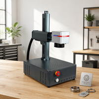 Machine de marquage laser à fibre de type bureau pour le marquage des logos et des numéros de série sur les pièces métalliques