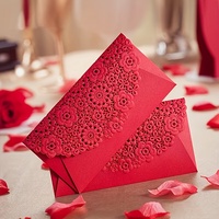 Enveloppes rouges de luxe découpées au laser sur mesure, avec fenêtre à motif floral ajouré, pour mariages, cadeaux de l'argent pour le Nouvel An et les fêtes.