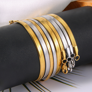 <span class=keywords><strong>Collana</strong></span> a Catena a Maglia a Spina di Pesce Placcata <span class=keywords><strong>Oro</strong></span> e Argento in Acciaio Inossidabile all'Ingrosso, <span class=keywords><strong>Collana</strong></span> a Catena <span class=keywords><strong>Piatta</strong></span> a Serpente per Uomo Gioielli da Collo - Product Image 3