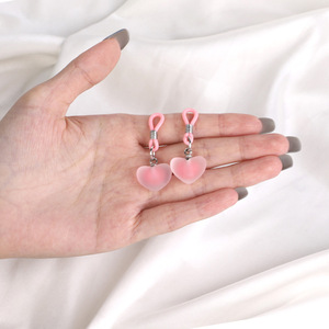 Pinces à tétons en forme de cœur en silicone rose, accessoires intimes portables pour adultes, lot de 2 pièces - Product Image 2