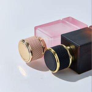 Flacone di Profumo in Vetro di Alta Gamma con Tappo Dorato Rosa in Rilievo, Design Raffinato, Logo Personalizzato per Prestige, 50 <span class=keywords><strong>ml</strong></span> - Product Image 2