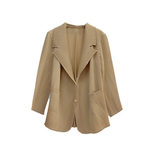 Giacca Cardigan Plissettata Miyake con Colletto alla Coreana, Tinta Unita, Moda Oversize, Vestibilità Regolare, Monopetto da Donna 2026 - Product Image 4