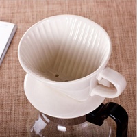 Verser Sur le Goutteur De Café Tasse En Céramique Cafetière avec 40 Unités Melitta Filtres Simplement Charmé