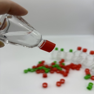 ขวดน้ำมันยาแบบมีฝาเกลียวขึ้นรูปด้วยวิธีฉีดพลาสติกไวนิลทรงกลมสำหรับบรรจุน้ำมันดอกคำฝอยและน้ำมันลม ขายส่งจากประเทศไทยและเวียดนาม - Product Image 1