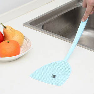 Matamoscas de Plástico con Mango Extensible, Repelente de Insectos Duradero para el Hogar, Rosa y Azul - Product Image 3