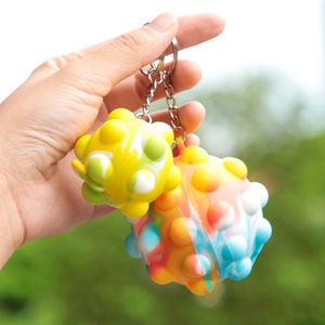 Masajeador de burbujas Kean, juguete antiestrés de silicona, llavero de colores variados, alivio del estrés, educativo, unisex, 5-7 años - Product Image 1