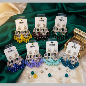 Pendientes colgantes de cuentas y piedra Kundan chapados en oro Accesorio de moda - Product Image 3