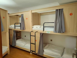 Cama litera cápsula de madera más popular con estructura de acero para hostales juveniles y uso en hoteles para adultos - Product Image 5