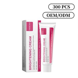 La Mejor Crema Facial Hidratante de Marca Blanca OEM Orgánica con Arbutina, Niacinamida y Vitamina C que Aclara Manchas Oscuras e Ilumina la Piel - Product Image 1