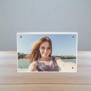 Cadre photo magnétique mural en acrylique transparent sans cadre, taille personnalisée pour affichage sur bureau, impression UV - Product Image 4