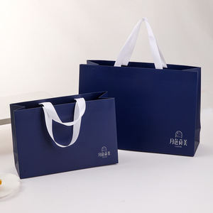 ถุงกระดาษสีเขียวรักษ์โลก คุณภาพดี ทนทาน พิมพ์โลโก้<span class=keywords><strong>ป</strong></span>ั๊มทอง พร้อมริบบิ้นพิมพ์ลายตามสั่ง สำหรับบรรจุภัณฑ์งานฝีมือเครื่องประดับ - Product Image 4