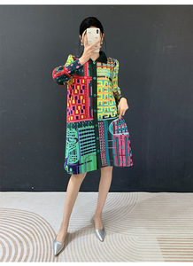 เสื้อพิมพ์ลายดอกไม้ แบรนด์ PY Fashion Forward Miyake ทรงพลีท คอปก แขนยาว สไตล์ลำลอง สำหรับฤดูใบไม้ผลิ ผลิตจากโพลีเอสเตอร์ 100% ขายส่งจำนวนมากสำหรับผู้หญิง - Product Image 6